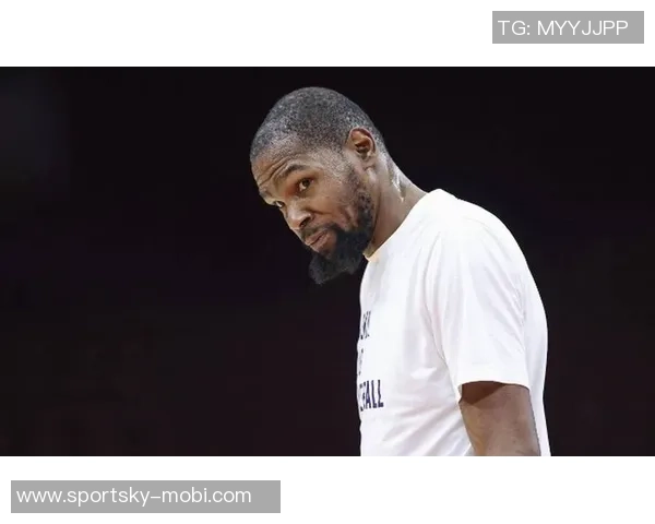 杜兰特强调沟通在逆转胜利中的关键作用与球队团结的重要性